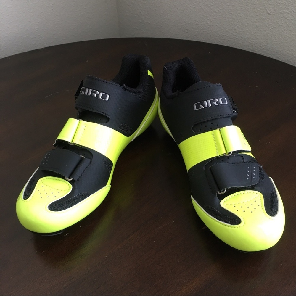 Giro Woman Cycling Shoes - Neon Yellow and Black new without tags